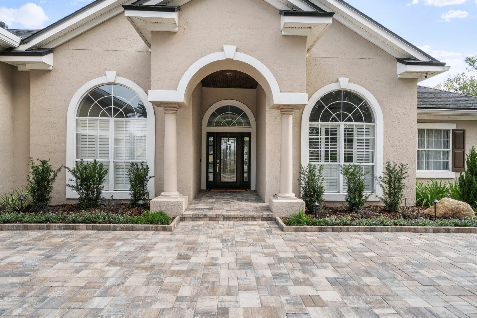 Paver walkway and entry step installation with multi-toned pavers by Jax Pavers in Jacksonville FL